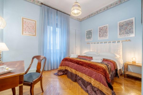 Torino Old Fashion Apartment with Balcony
